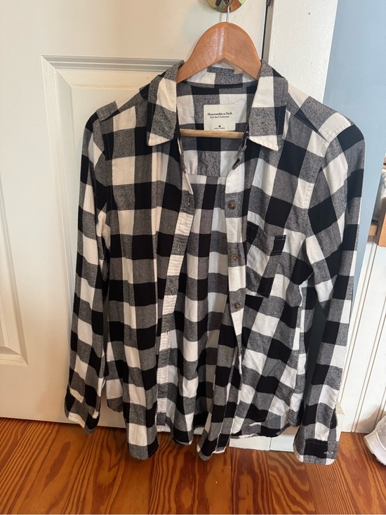 Abercrombie & Fitch Tops - Abercrombie & Fitch Black and White Plaid Shirt